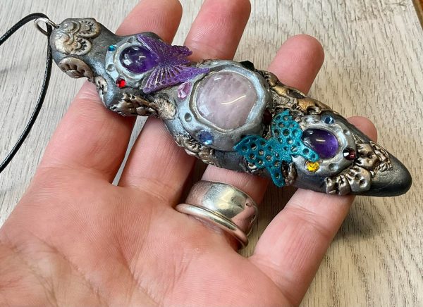 Silver Clay Goddess with Amethyst and Rose Quartz - Image 4