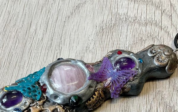 Silver Clay Goddess with Amethyst and Rose Quartz - Image 3