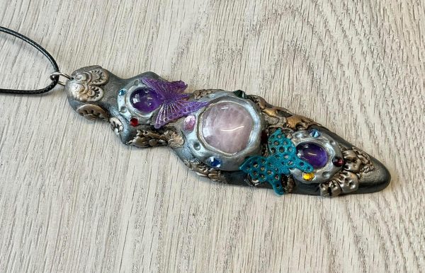 Silver Clay Goddess with Amethyst and Rose Quartz - Image 5