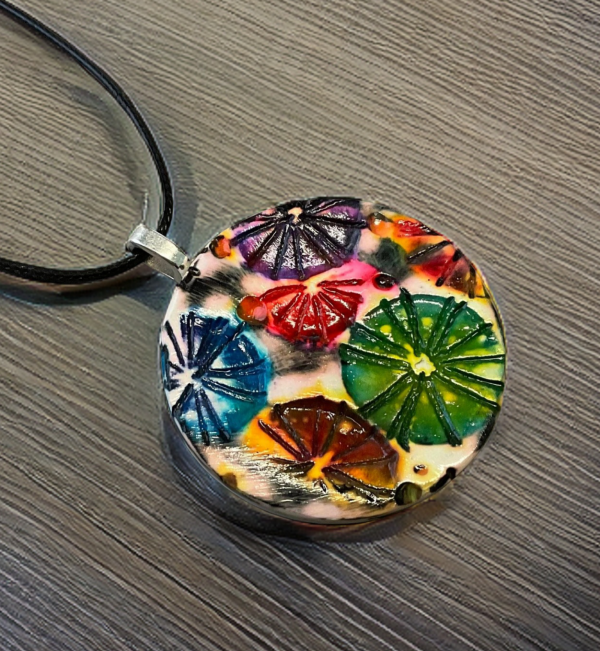 Abstract pendant